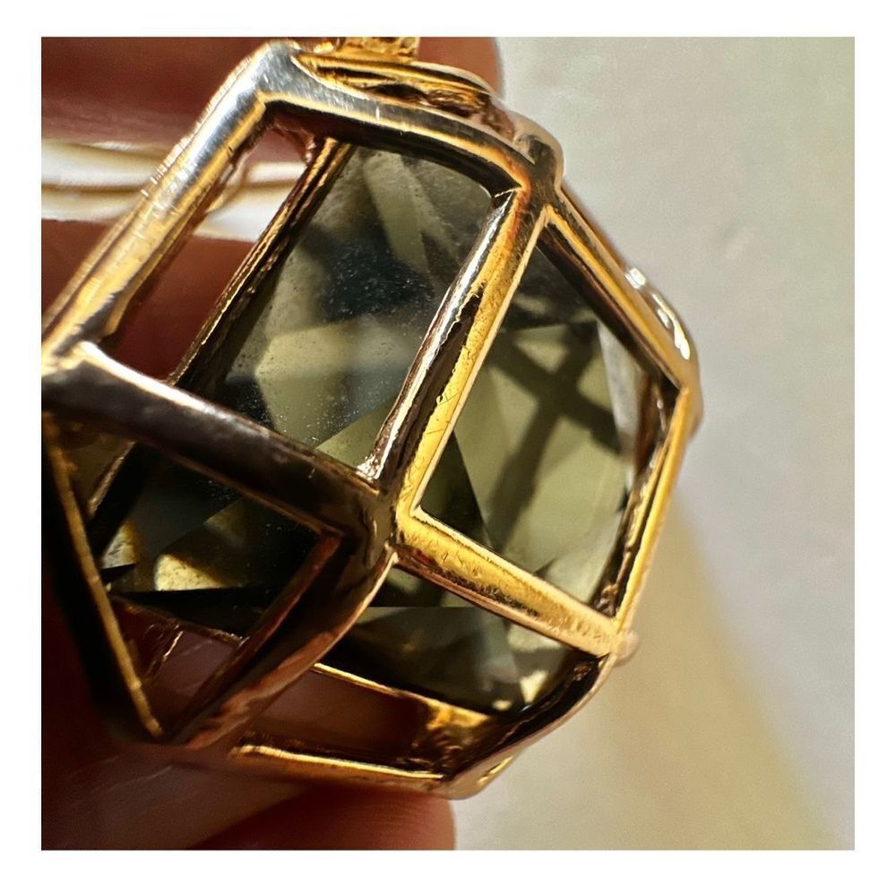 Gold tone pendant necklace with crystal inside - Picture 9 of 11